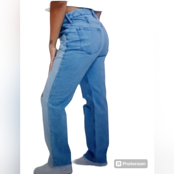 Good American 90s Two Tone Busted Knee Relaxed Fit High Waist Size 8/29 - Picture 8 of 11